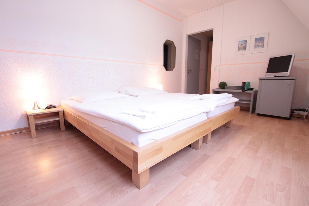 ホテルIb-Gastehaus シュトゥットガルト 部屋 写真
