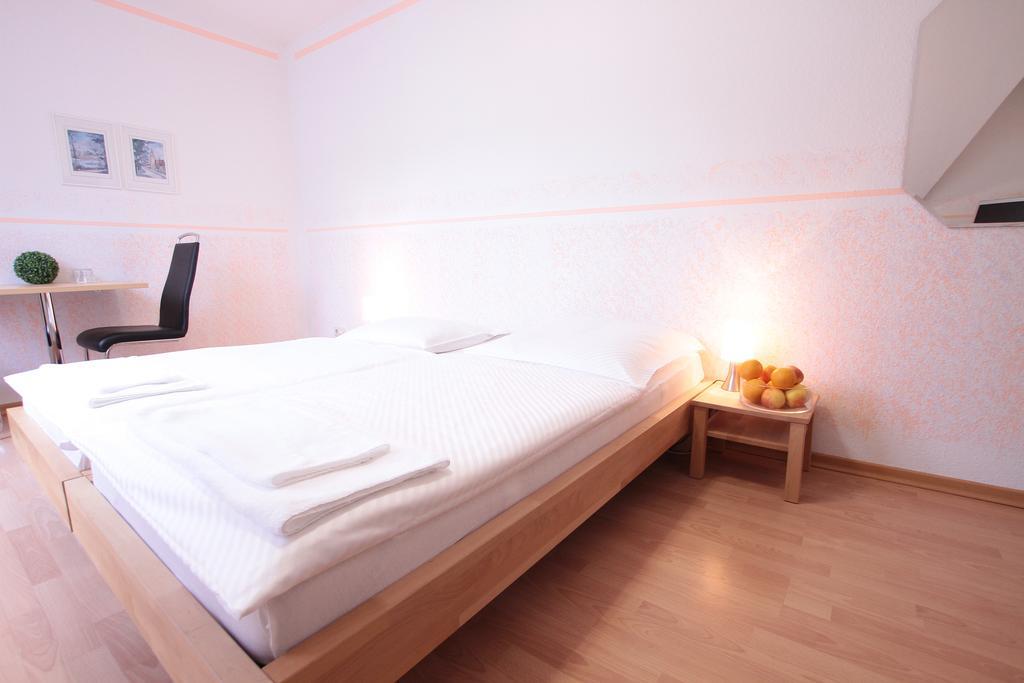ホテルIb-Gastehaus シュトゥットガルト 部屋 写真